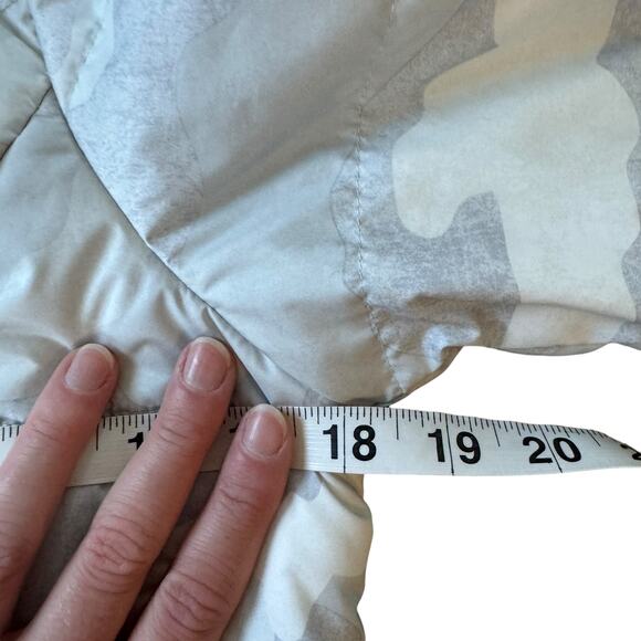 The North Face White Camo Down Puffer Jacket Hooded - Picture 9 of 11